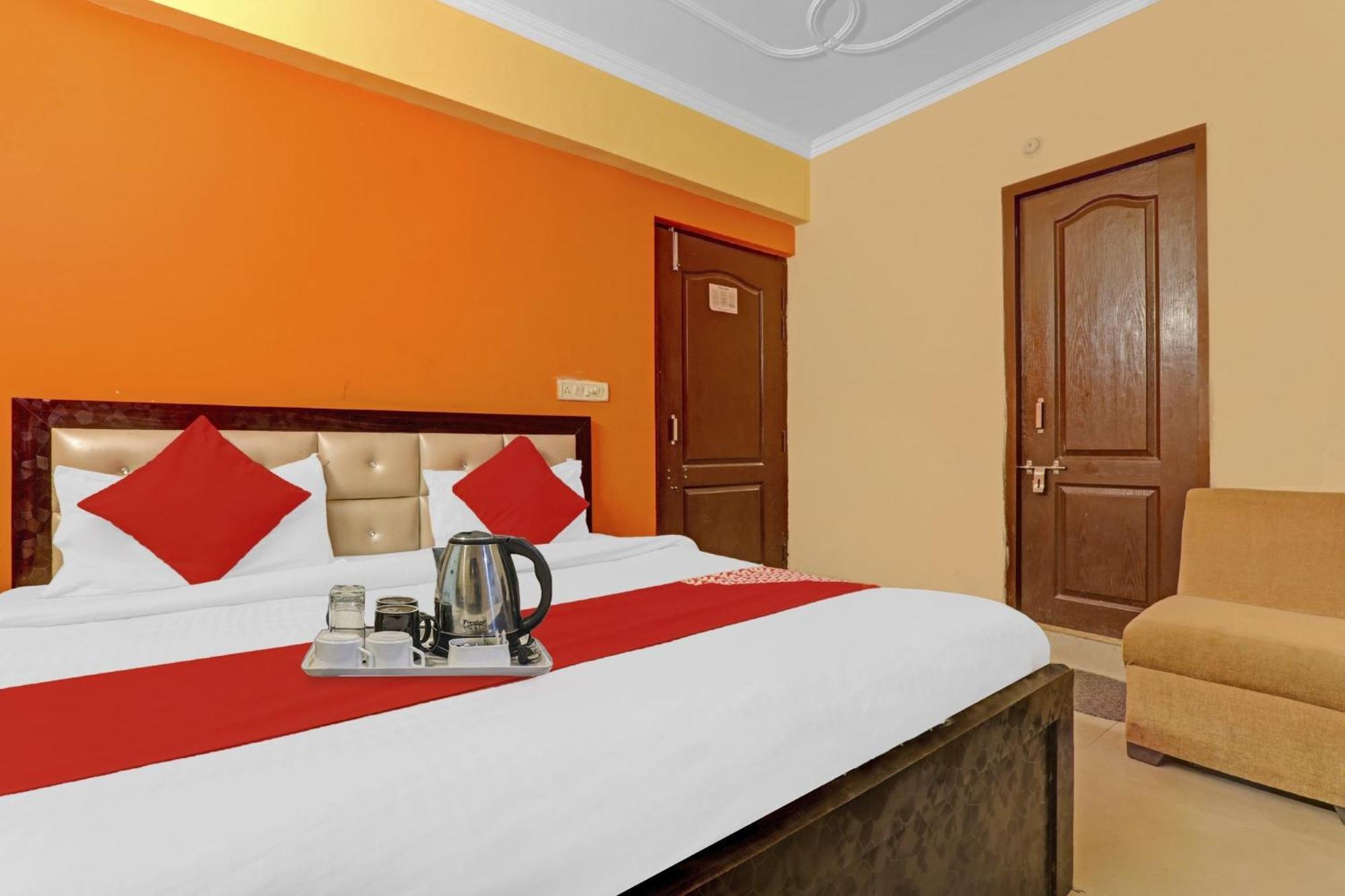 Hotel O J.D Palace Chinhat Extérieur photo