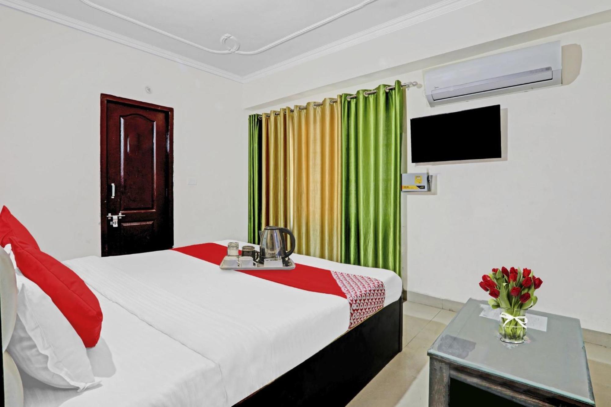 Hotel O J.D Palace Chinhat Extérieur photo