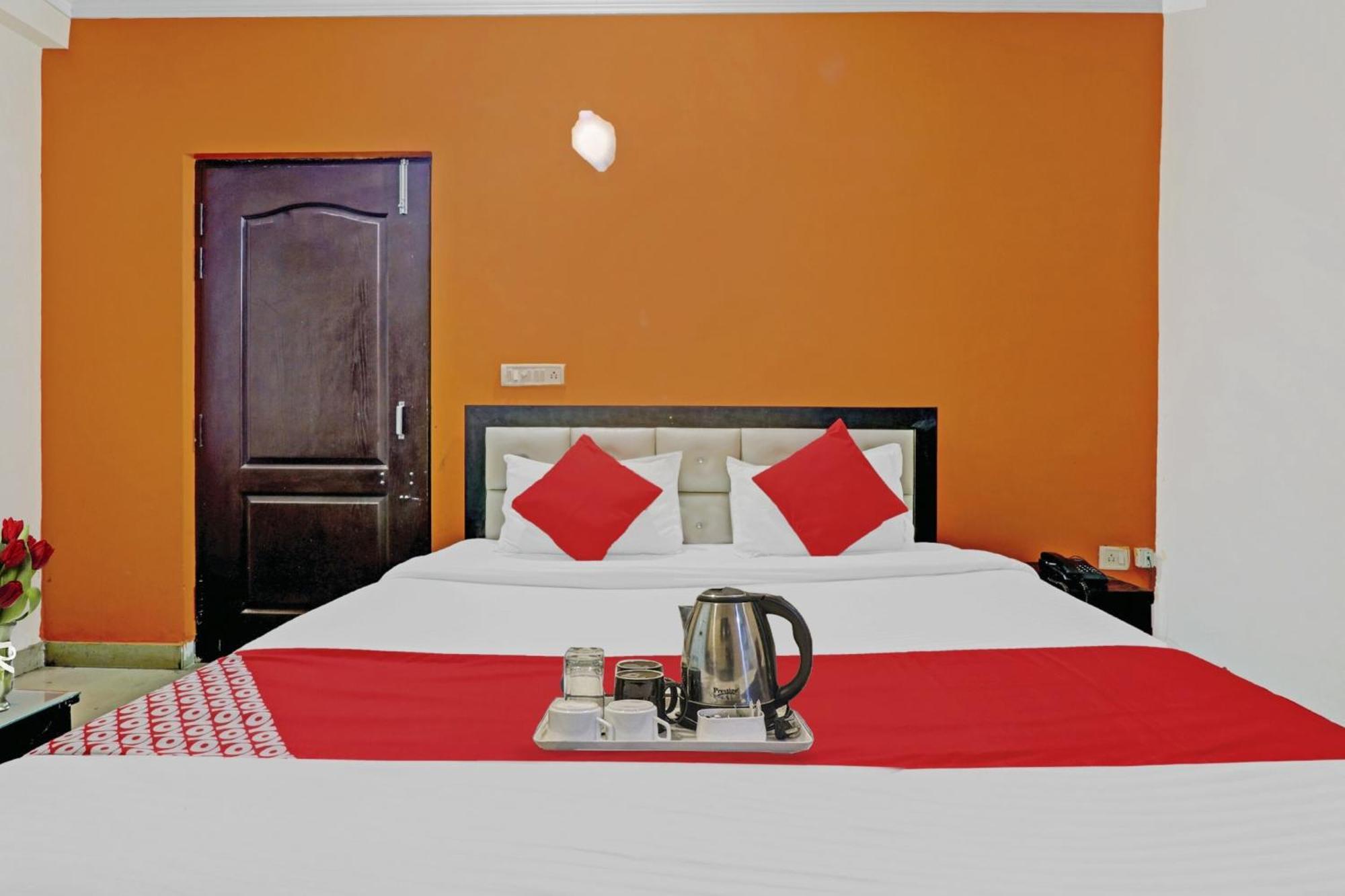Hotel O J.D Palace Chinhat Extérieur photo