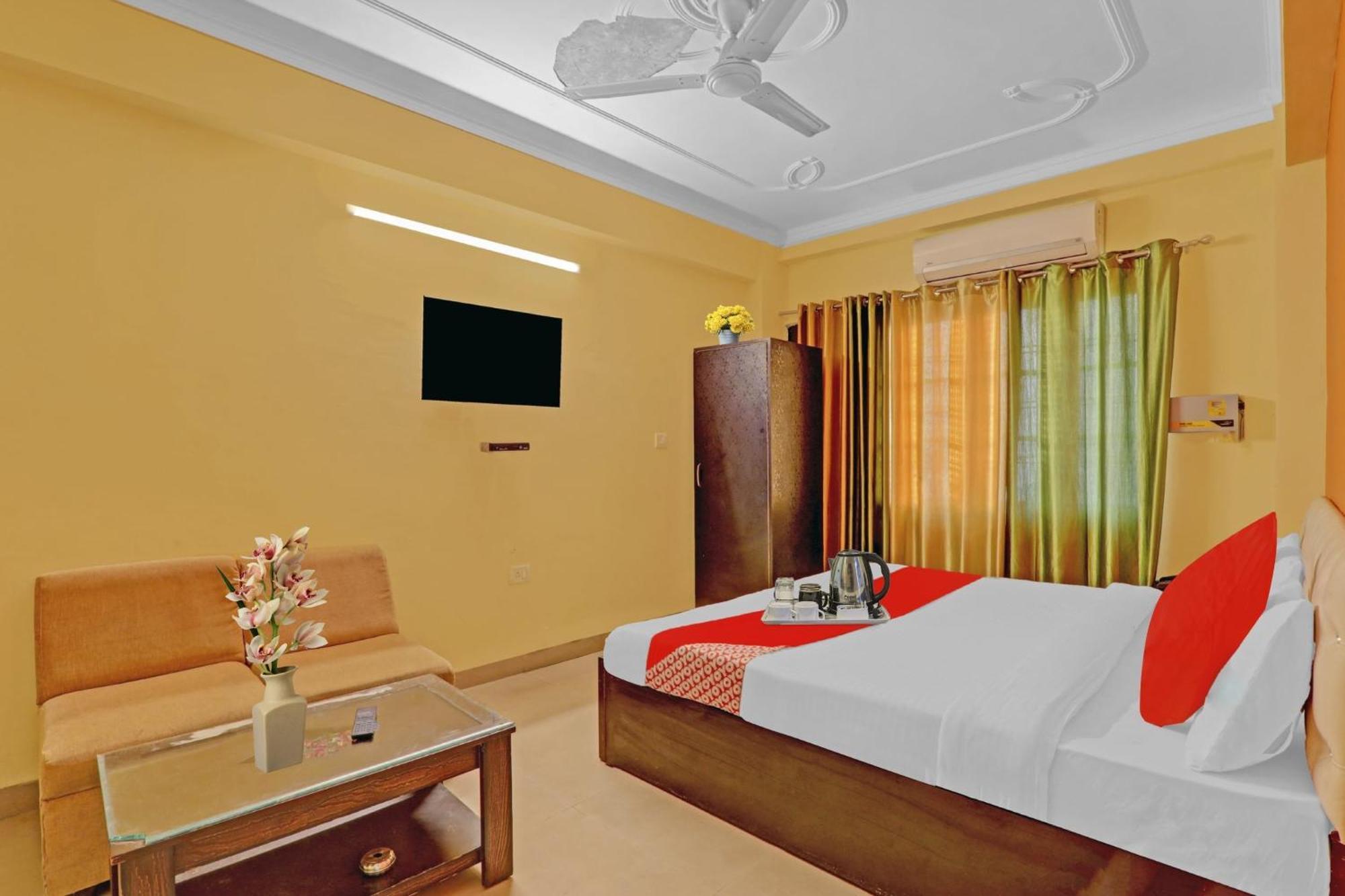 Hotel O J.D Palace Chinhat Extérieur photo